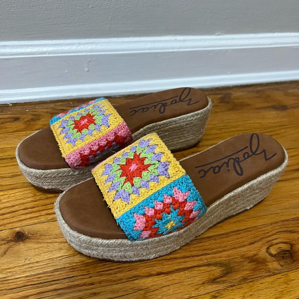 Granny square crochet platform slides